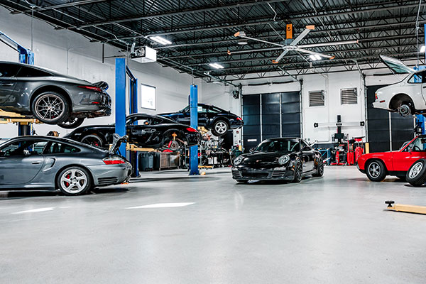 Independent Porsche Mechanics Barnaba Autosport a specialist Porsche repair shop in Illinois.