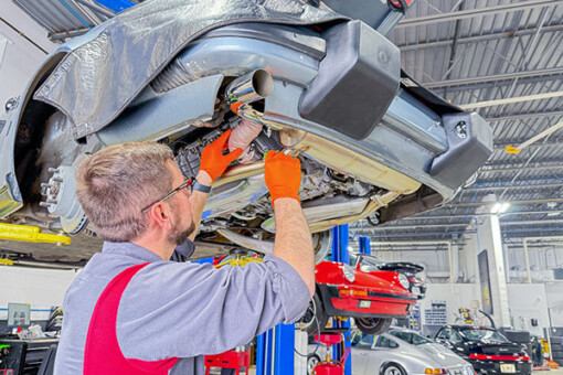 Porsche 911, Boxster, Cayman, Cayenne, Panamera and Porsche Macan repair and maintenances services by mechanics at Barnaba Autosport near Batavia, IL.